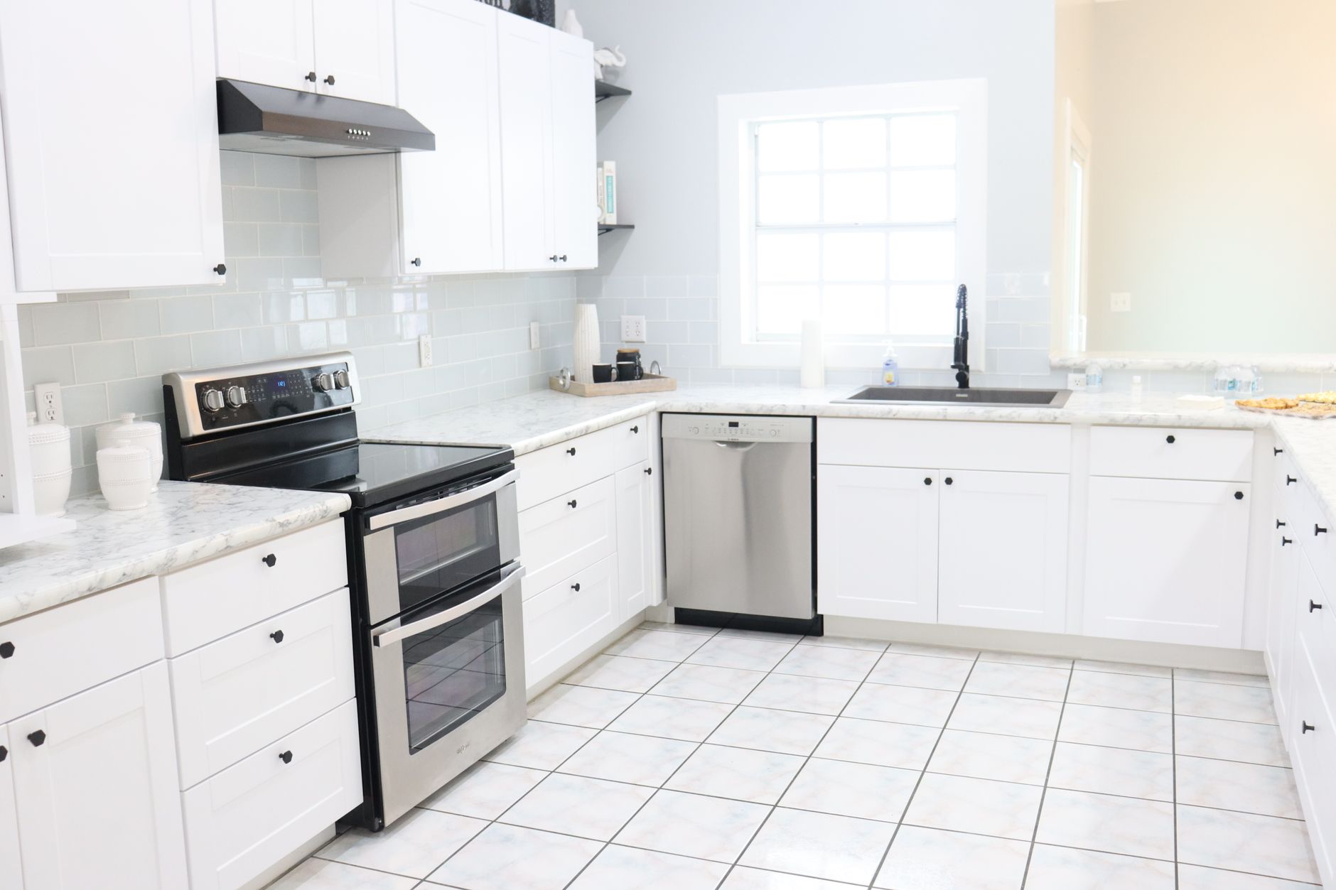 Modern kitchen overview
